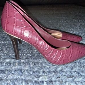 Lauren Ralph Lauren Lanette Croc Embossed Women’s Pumps Size 7.5 US Burgundy